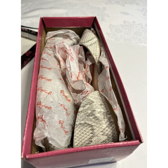 NIB Qupid Faux Snake Reptile Gray White Flat Slip On Shoes Sz 7 - Picture 4 of 14